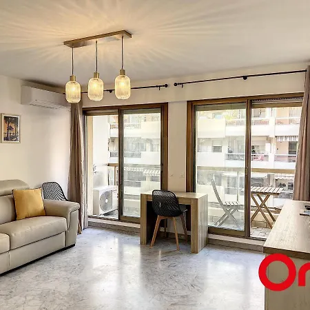 Apartament Climatise Avec Terrasse, Centre-ville De Menton, A Deux Pas Des Plages - Fr-1-647-24 *