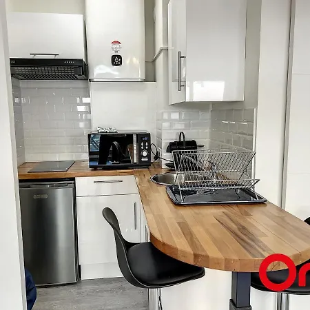 Apartment Climatise Avec Terrasse, Centre-ville De Menton, A Deux Pas Des Plages - Fr-1-647-24 *